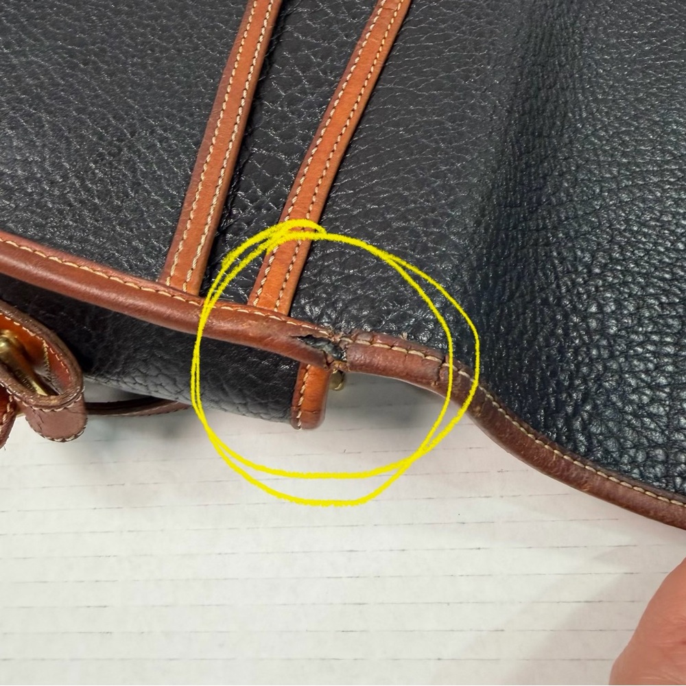 Vintage Dooney & Bourke AWL Black & Tan Leather Crossbody Cavalry / Saddle Bag - Picture 11 of 16